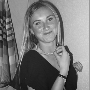 Jeanne - Prof de natation - Marquise