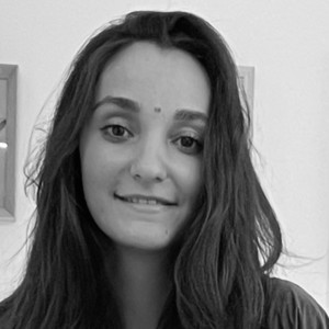 Naomi - Prof de droit - Paris