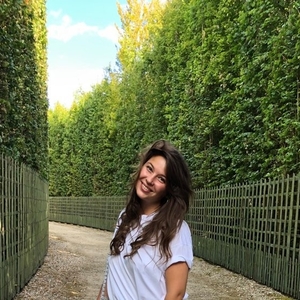 Mélanie - Prof de droit civil - Paris