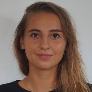 Elisa - Prof d'histoire - géo - Paris