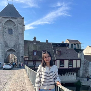 YANTONG - Prof de chinois - Paris 4e
