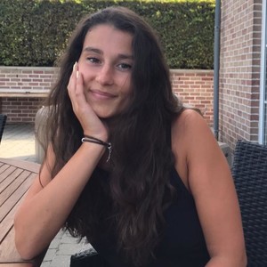 Clara - Prof d'italien - Les Bons Villers