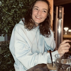 Justine - Prof d'aide aux devoirs - Pont-l'Abbé-d'Arnoult