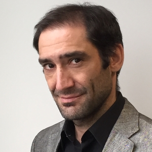 Ludovic - Prof de marketing - Paris