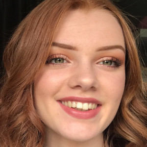 Chloé - Prof de maquillage - Relevant