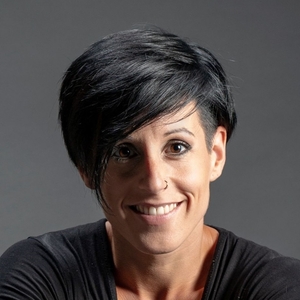 Jennifer - Prof de biologie - Rettel
