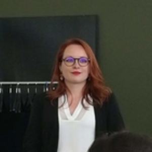 Emma - Prof de SVT - Oullins