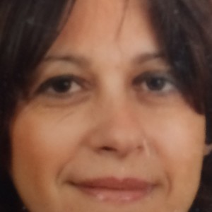 Monique - Prof de droit civil - Puteaux