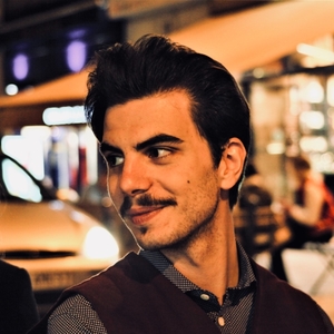 Alessandro - Prof d'aide à la rédaction de mémoires et thèses - Padova