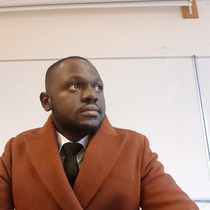 James - Prof de droit des sociétés - Clermont-Ferrand