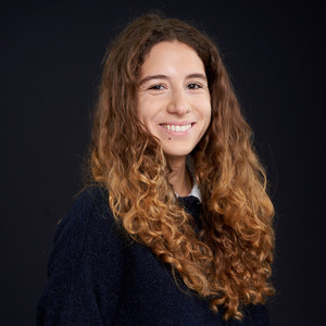 Lea - Prof d'économie - Paris