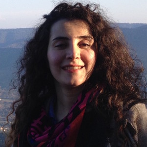 Monika - Prof de sciences politiques - Coux