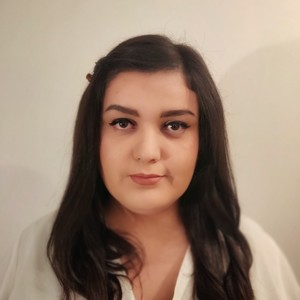 Amina - Prof de maths - Cachan