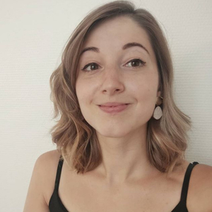Léa - Prof d'initiation informatique - Paris 20e