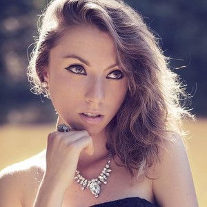Adeline - Prof de marketing - Paris