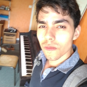 Adil - Prof d'initiation informatique - Lumbin