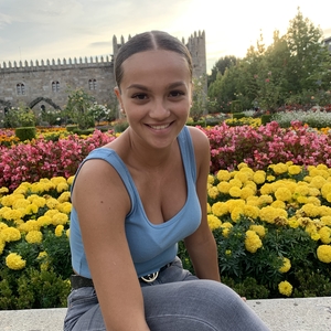 Laura - Prof de maths - Saint-Maur-des-Fossés