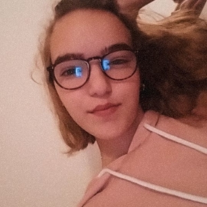 Chloé - Prof de maths - Mazeray