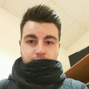 Etienne - Prof de réseaux sociaux - Lyon