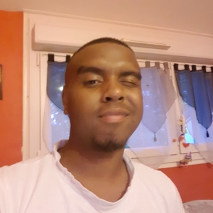 Emmanuel - Prof de guitare - Pont-Sainte-Marie