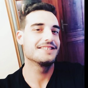 Claudio - Prof d'aide à la rédaction de mémoires et thèses - Cagliari