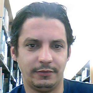 Hassen - Prof d'économie - Paris