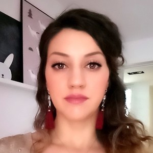 Emilie - Prof de parentalité et éducation des bébés - Paris