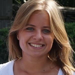Dorine - Prof de soutien pour élèves avec autisme - Issy-les-Moulineaux