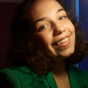 Elise - Prof de DELF - Pommiers