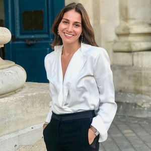 Rosalie - Prof de droit des affaires - Paris
