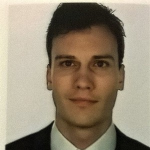 Nicolas - Prof de droit des affaires - Paris