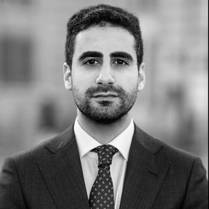 Hicham - Prof de droit des affaires - Paris