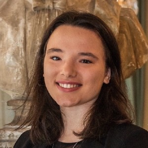 Caroline - Prof de droit civil - Paris