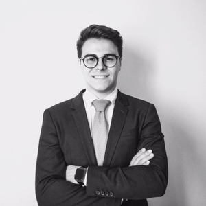 Julien - Prof de droit des affaires - Valence
