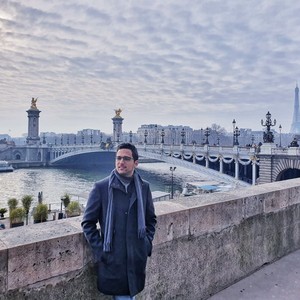 Farouk - Prof de droit civil - Nîmes