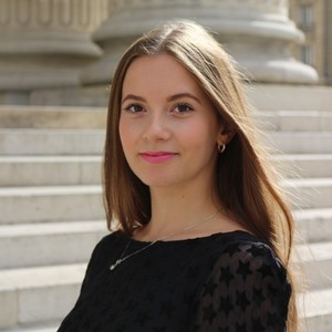 Héloïse - Prof de droit public - Paris