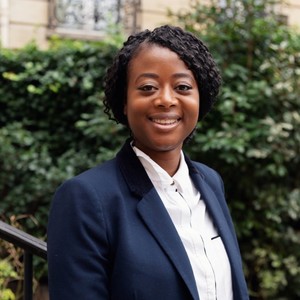 Claire - Prof de droit des affaires - Gennevilliers