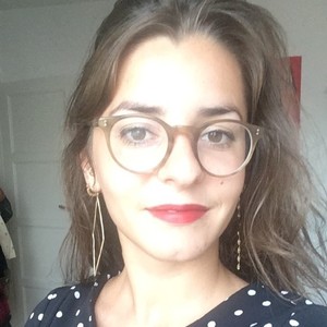 Laura - Prof de droit civil - Paris