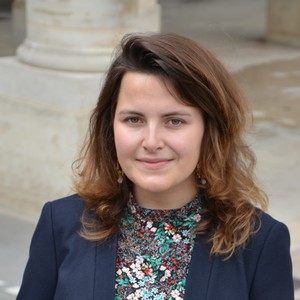 Juliette - Prof de droit constitutionnel - Paris