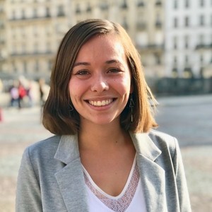 Anne - Prof de droit civil - Paris
