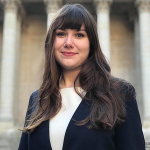 Alice - Prof de droit des affaires - Paris 4e