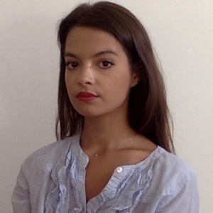 Clara - Prof de droit - Paris