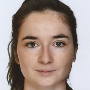 Anne-Lucie - Prof de droit civil - Paris