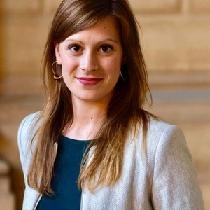 Mélanie - Prof de droit - Paris