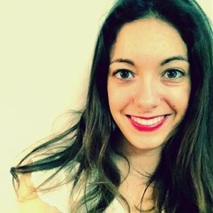 Laura - Prof de droit - Paris
