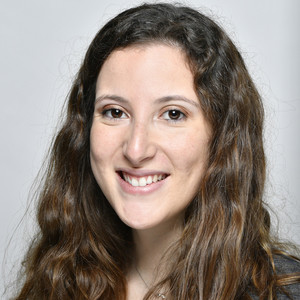 Eva - Prof de droit - Paris