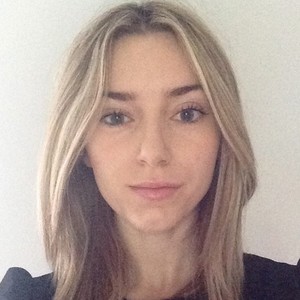 Jade - Prof de droit - Paris