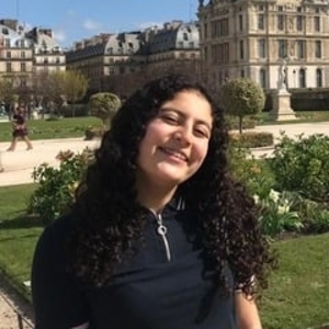 Dounia - Prof de maths - Auxerre