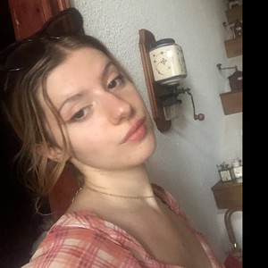 Romane - Prof d'anglais - Paris