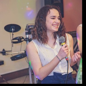 Noémie - Prof d'histoire - géo - Vanves